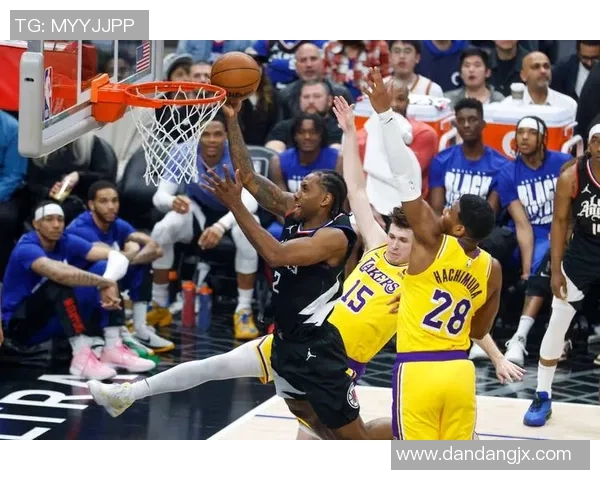 湖人对爵士精彩对决回顾第四节录像重温激情瞬间