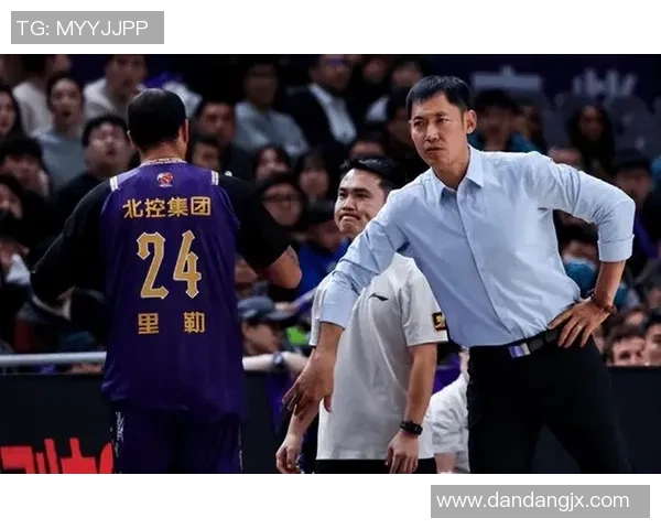 北控本赛季算是垮了!张庆鹏防卫拉胯,内线遭伤病,张帆直线下滑
